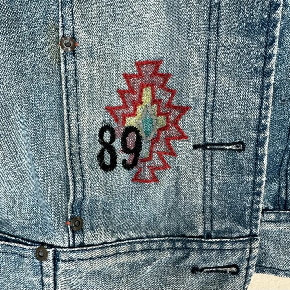 Double D Ranch Light Blue Denim Thunderbird Embroidered Jean Jacket - Picture 6 of 15